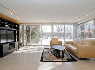 121 Avon Rd, Northbrook, IL 60062