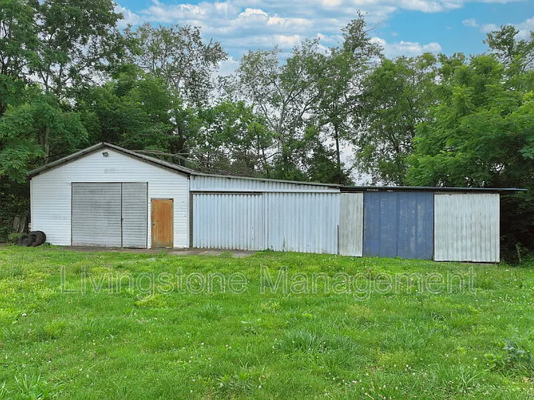 872 W Albert Gallatin Ave — Photo 56