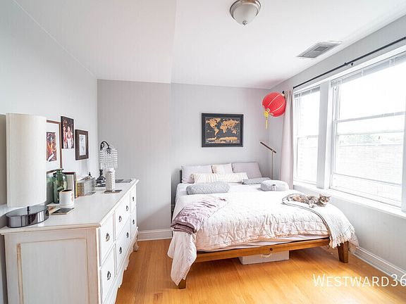 3rd image of 2751 N Whipple St #2