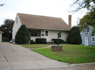 440 Ridge Dr, Marion, IA 52302