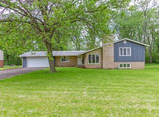 540 Woodland Dr, Crystal Lake, IL 60014