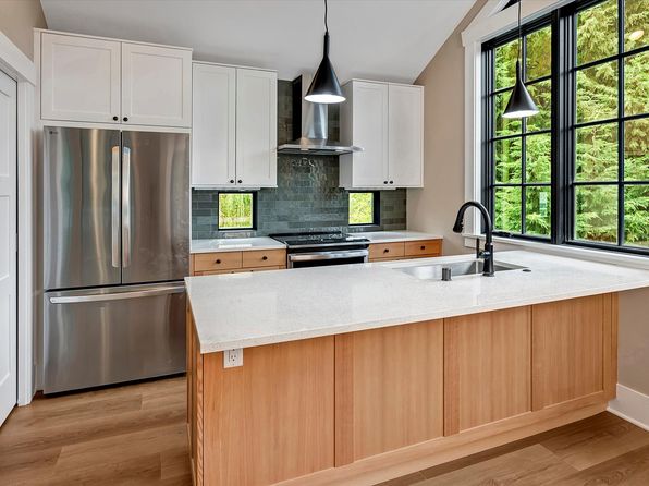 1034B 4th St, Kirkland, WA 98033