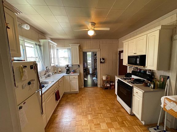3rd image of 16590 2nd St