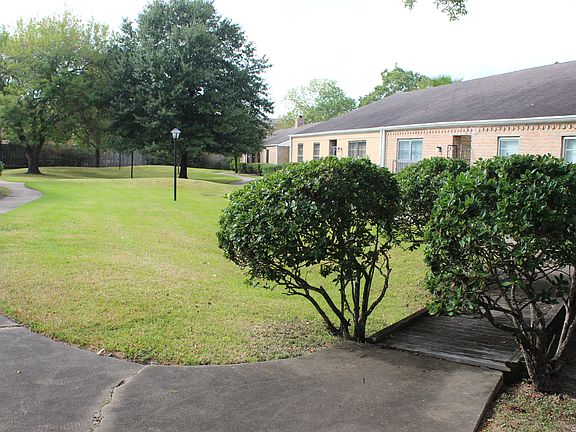 Community Courtyard Area