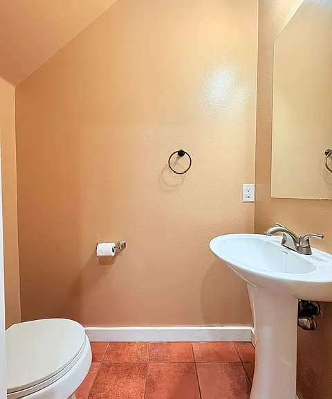 507 S Bonner Ave #D — Photo 6