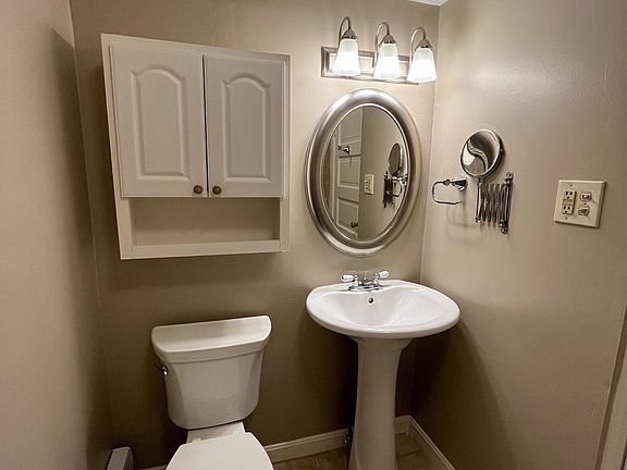 3rd image of 6810 Thomas Blvd APT 3