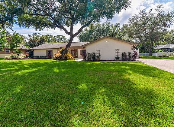 2nd image of 3816 Hidden Acres Cir N