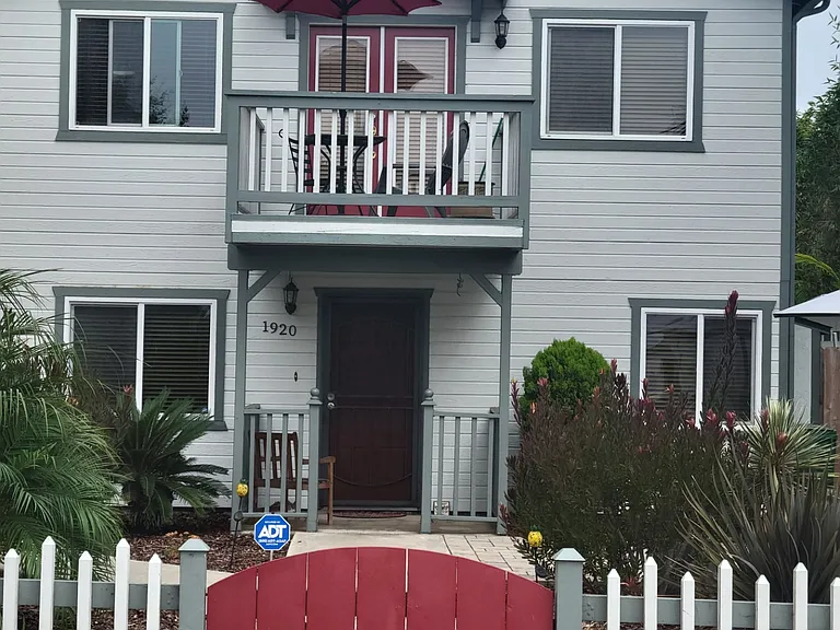 1920 Oliver Ave #A — Photo 1
