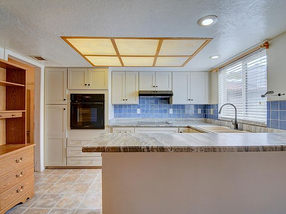 5th image of 4421 Walden Ln NE