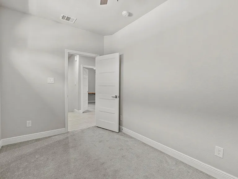 1703 Wipprecht St — Photo 21