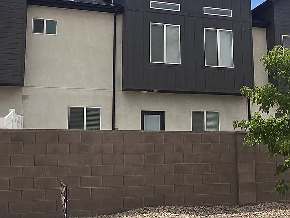 2nd image of 2875 Cody Dr #4