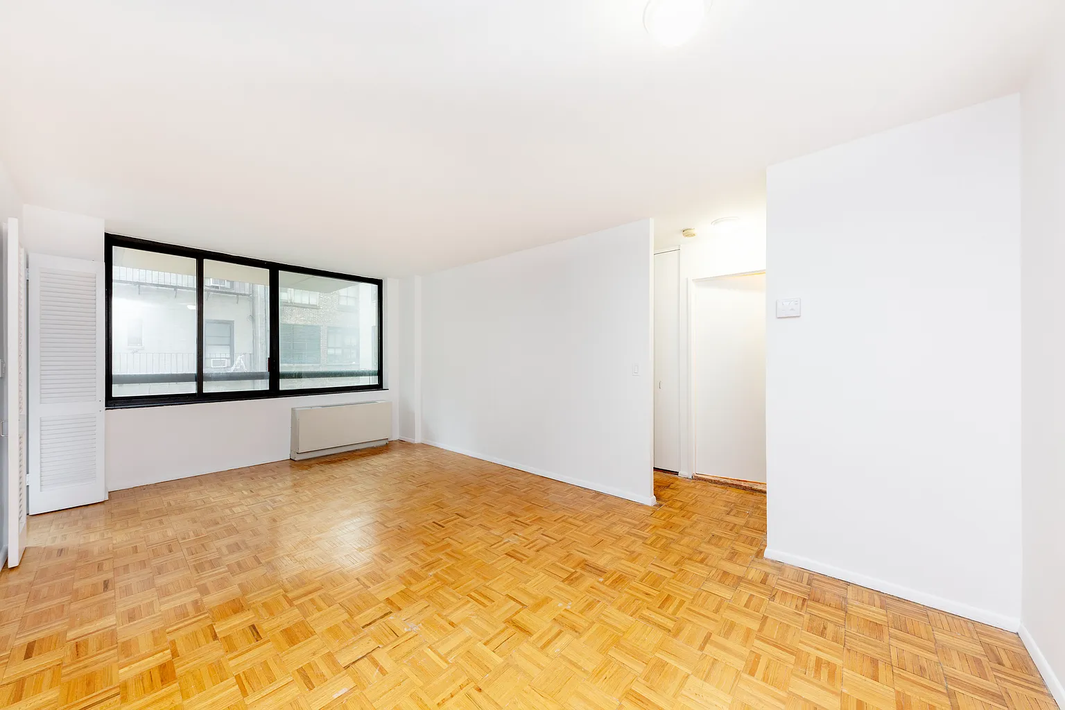 171 E 84th St APT 3E photo 1