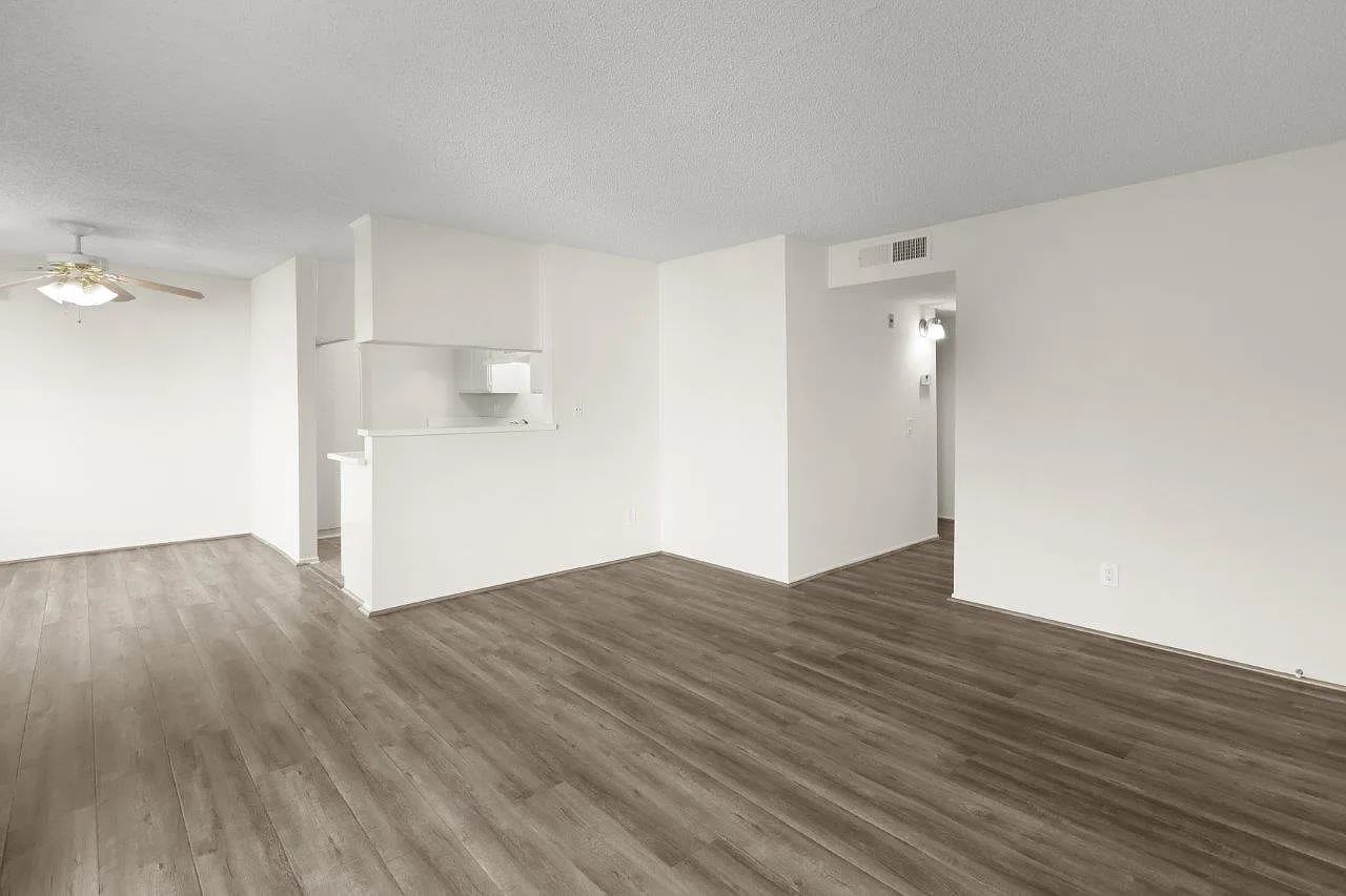 2 bed, $2,595 — Photo 3
