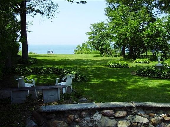 3rd image of 32901 Lake Shore Blvd