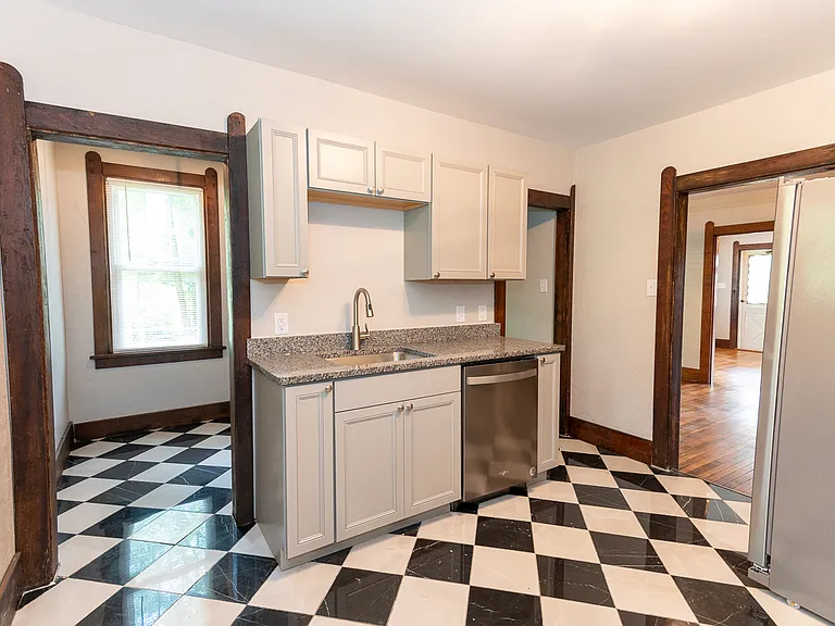 2340 Vodeli St — Photo 1