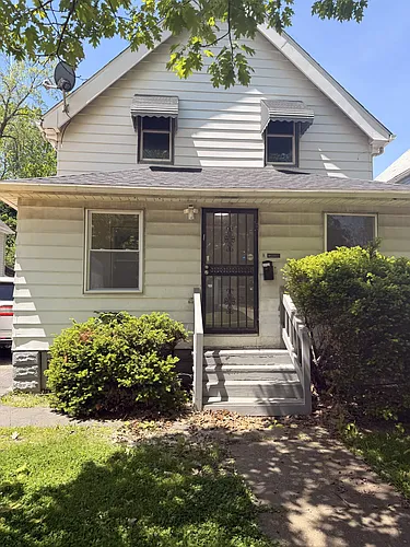2818 E 119th St Photo 1