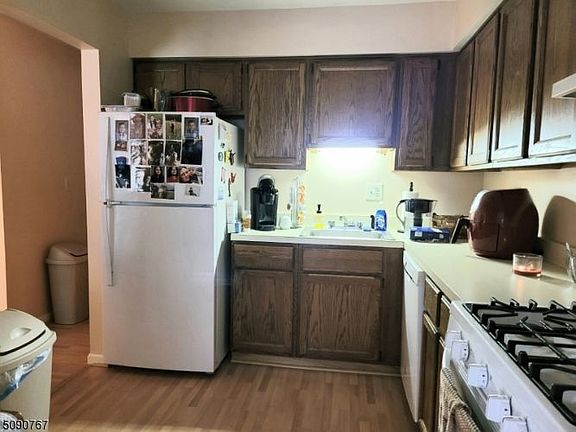 4th image of 42 Carriage Ln #42
