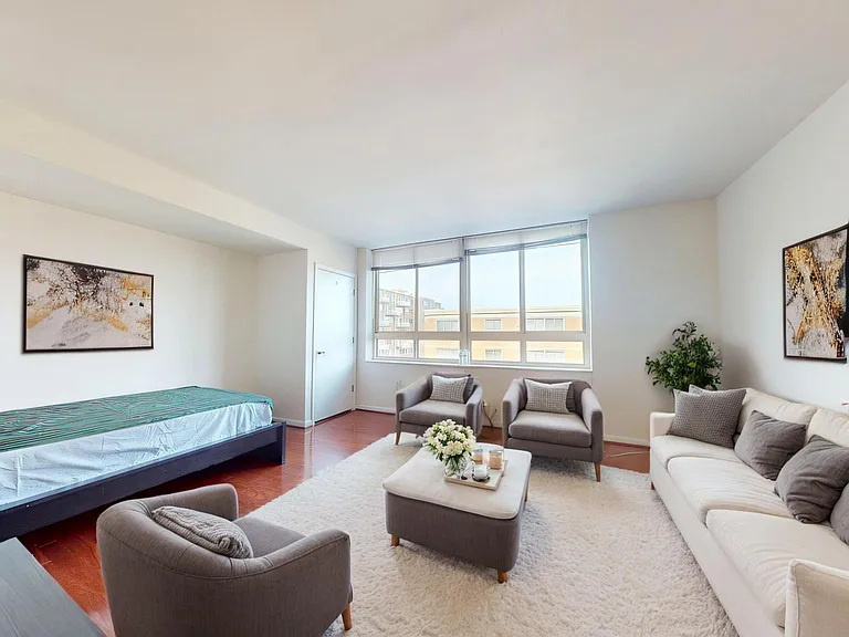 355 I St SW #626 — Photo 2