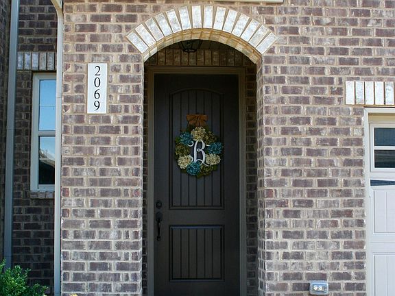2nd image of 2069 Newark Ln