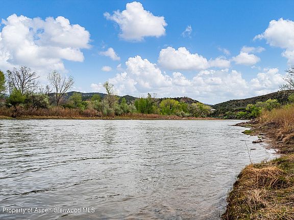 3rd image of 18 Rapids View Ln