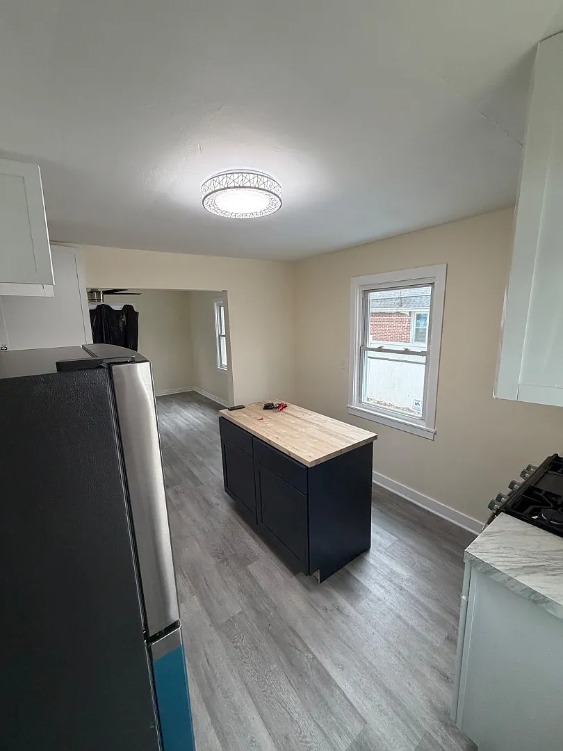 501 Pearl Harbor St - 501 — Photo 2