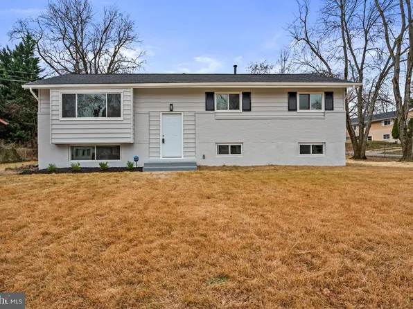 5513 Helmont Dr, Oxon Hill, MD 20745