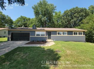 8304 E 107th St, Kansas City, MO 64134