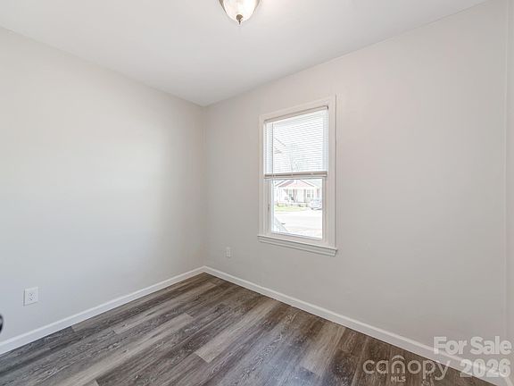 5th image of 2948 Coronet Way