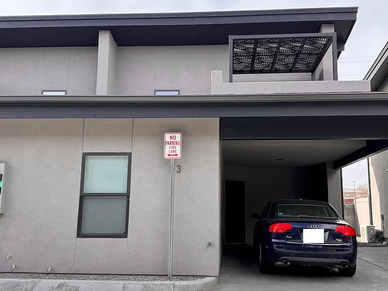 720 N Walnut St #13 — Photo 25