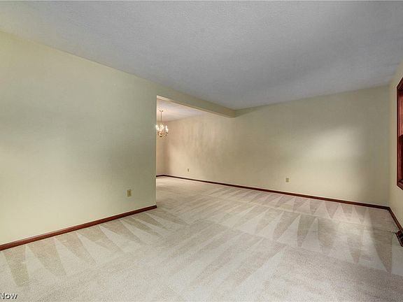 5th image of 27992 Stonegate Cir