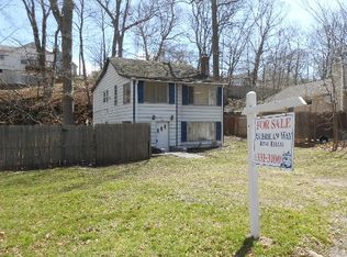 56 Lower Rocky Point Rd, Sound Beach, NY 11789