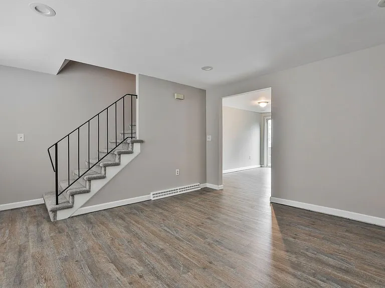 37 Cannongate III Rd — Photo 14