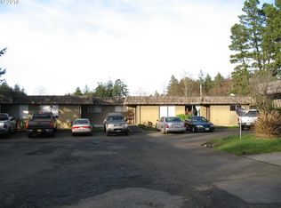 1820 Thomas Ave, Coos Bay, OR 97420