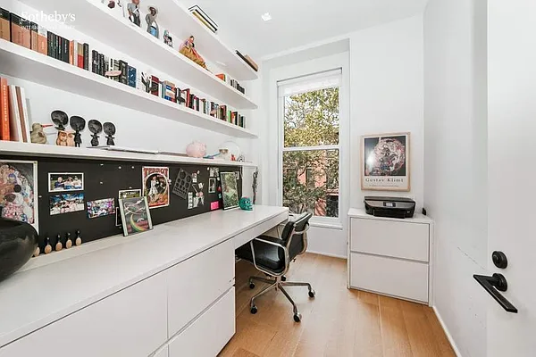 Sold by Sotheby's International Realty | media 22