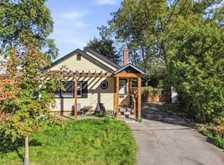 27 Hollywood St S, Hamilton, ON L8S 3A9