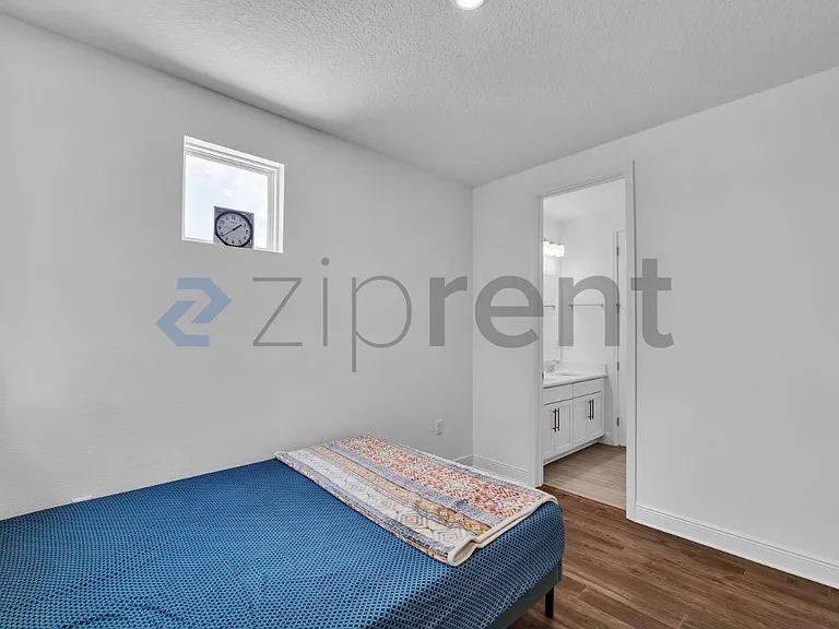 10382 Marconi Ave — Photo 19