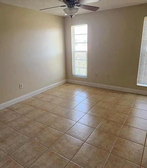 310 Taylor Ave #C19 — Photo 27