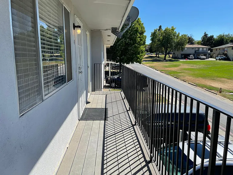 3665 Sapphire Dr #4 — Photo 5