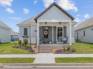 201 Manor House Ln, Lafayette, LA 70507