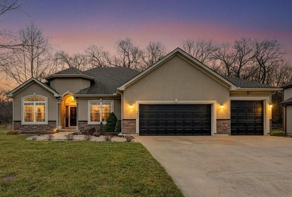 1st image of 1031 N Old Mill Rd