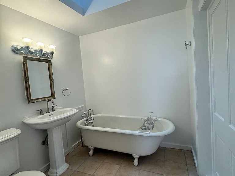162 Main St #3 — Photo 5