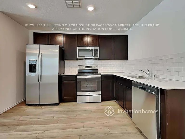252 Branch Village Way — Photo 6