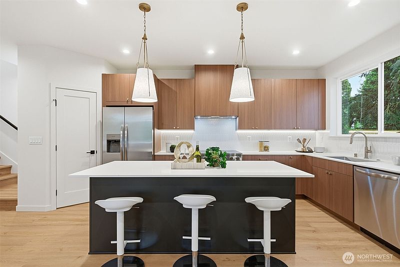 4th image of 9725 Evanston Avenue N