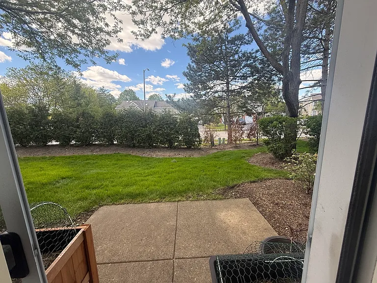 348 Fallbrook Ct — Photo 10