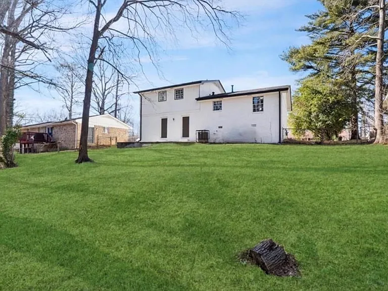 3800 Leisure Ln — Photo 14