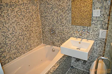 Rented by aptsandlofts.com