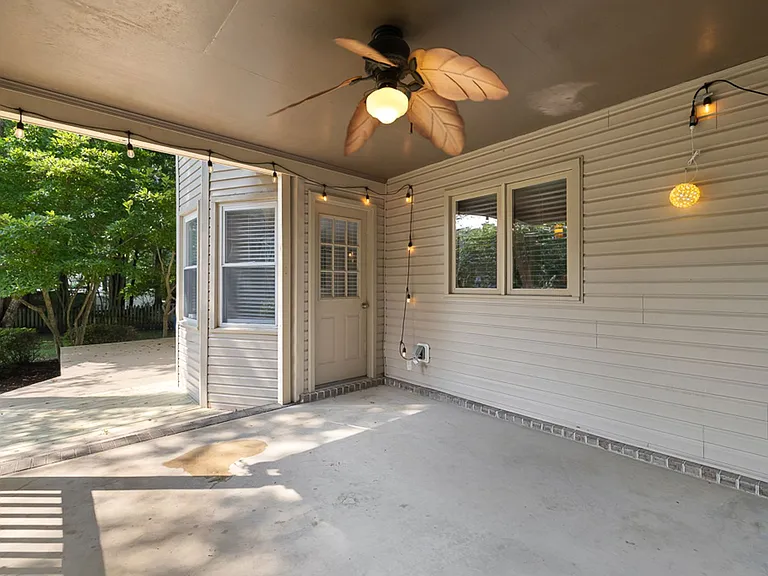 501 Asbury Ct — Photo 45