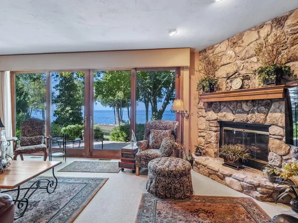 5637 Bay Shore Dr Unit 4-3, Sturgeon Bay, WI 54235