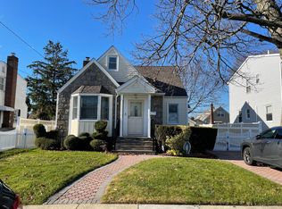 24 Ribbon St, Franklin Square, NY 11010