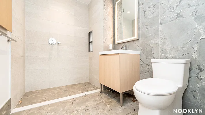 Bathroom, photo 1